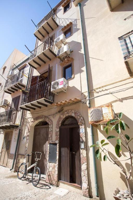 La Piazzetta Apartment Чефалу Екстериор снимка