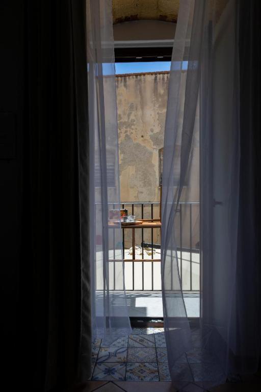 La Piazzetta Apartment Чефалу Екстериор снимка