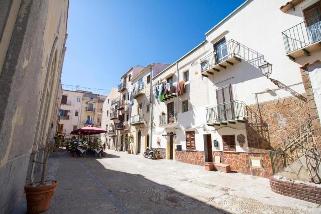 La Piazzetta Apartment Чефалу Екстериор снимка
