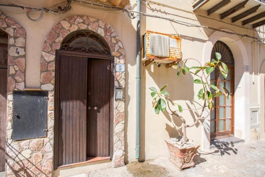 La Piazzetta Apartment Чефалу Екстериор снимка