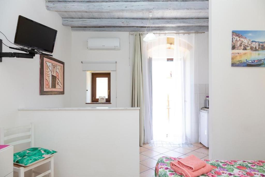 La Piazzetta Apartment Чефалу Екстериор снимка