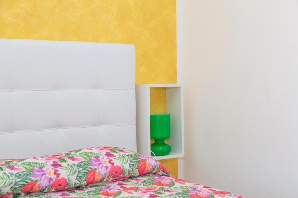 La Piazzetta Apartment Чефалу Екстериор снимка