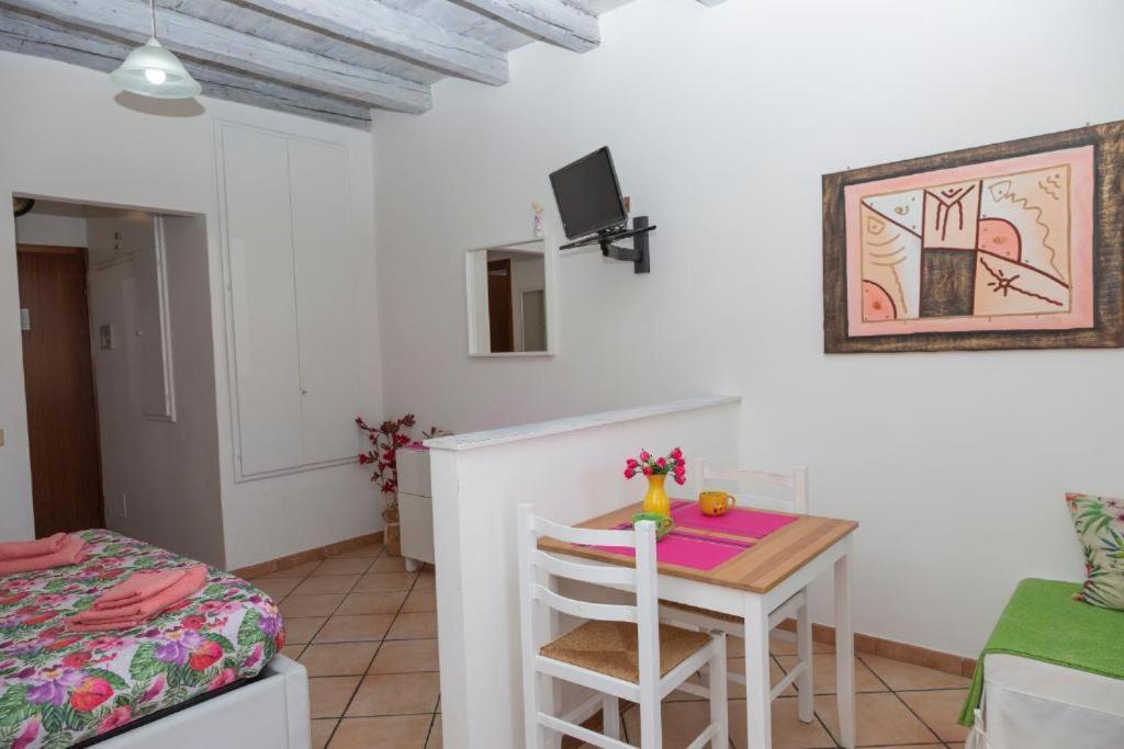 La Piazzetta Apartment Чефалу Екстериор снимка