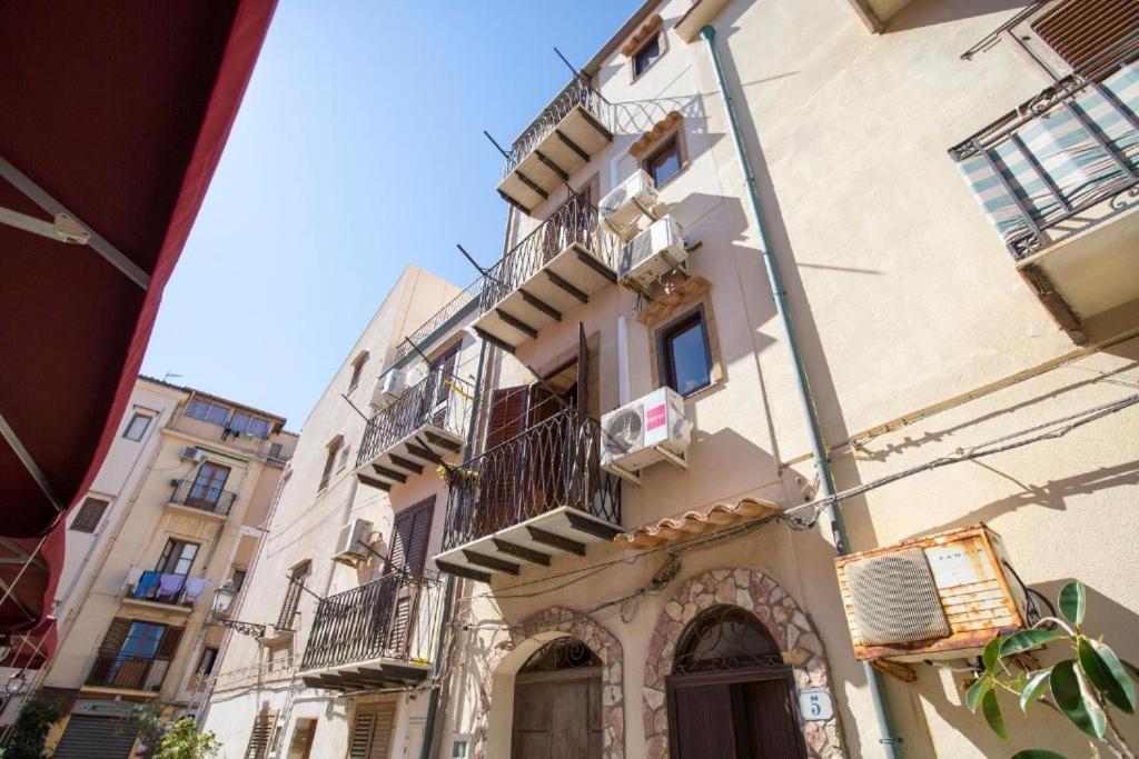 La Piazzetta Apartment Чефалу Екстериор снимка